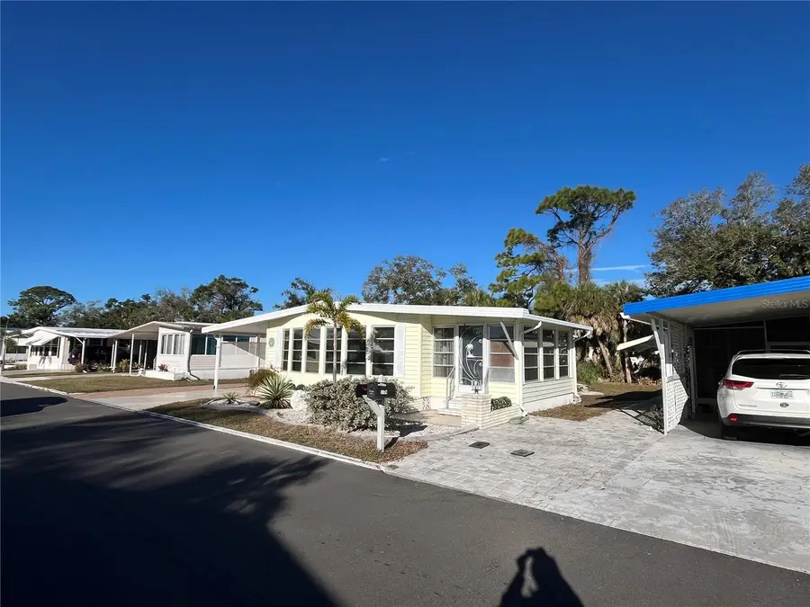 511 Cervina Drive N, Venice, FL 34285 - Image #3