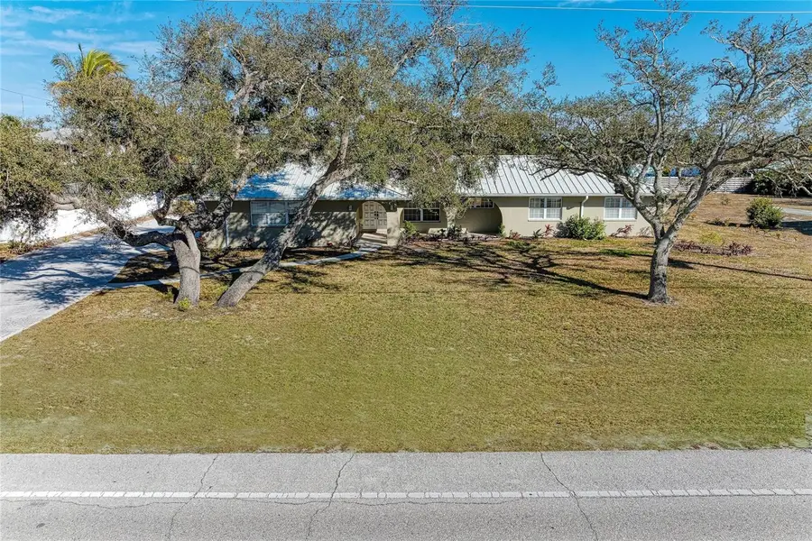 612 Bayshore Road, Nokomis, FL 34275 - Image #2