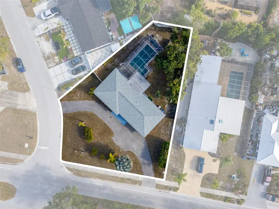 2532 Siesta Drive, Sarasota, FL 34239 - Image #2