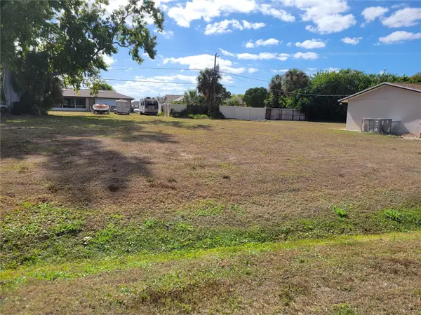 571 Grove Avenue Nw, PORT CHARLOTTE, FL 33952