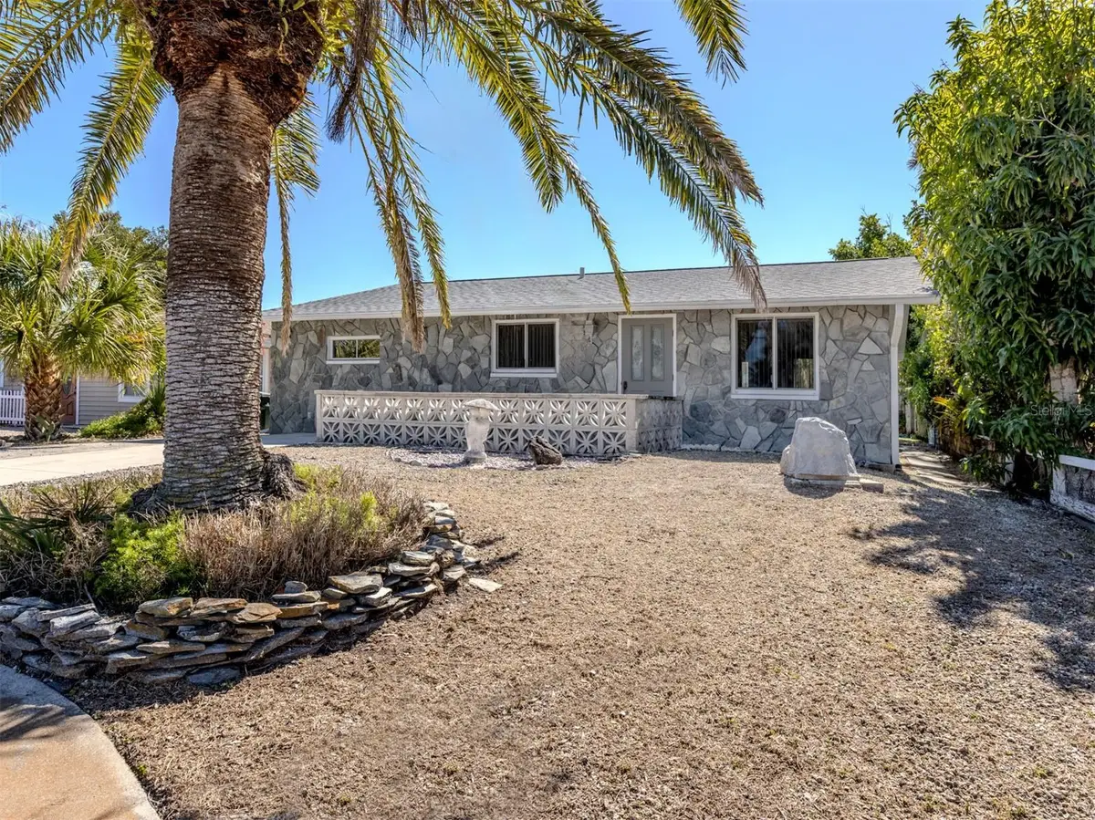 325 Palmetto Road W, Nokomis, FL 34275 - Image #1