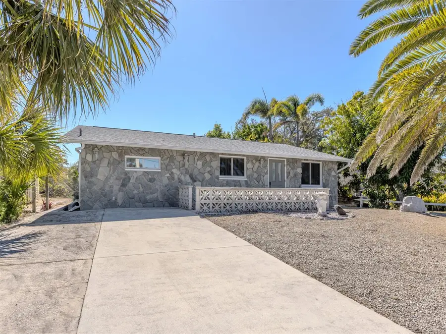 325 Palmetto Road W, Nokomis, FL 34275 - Image #2