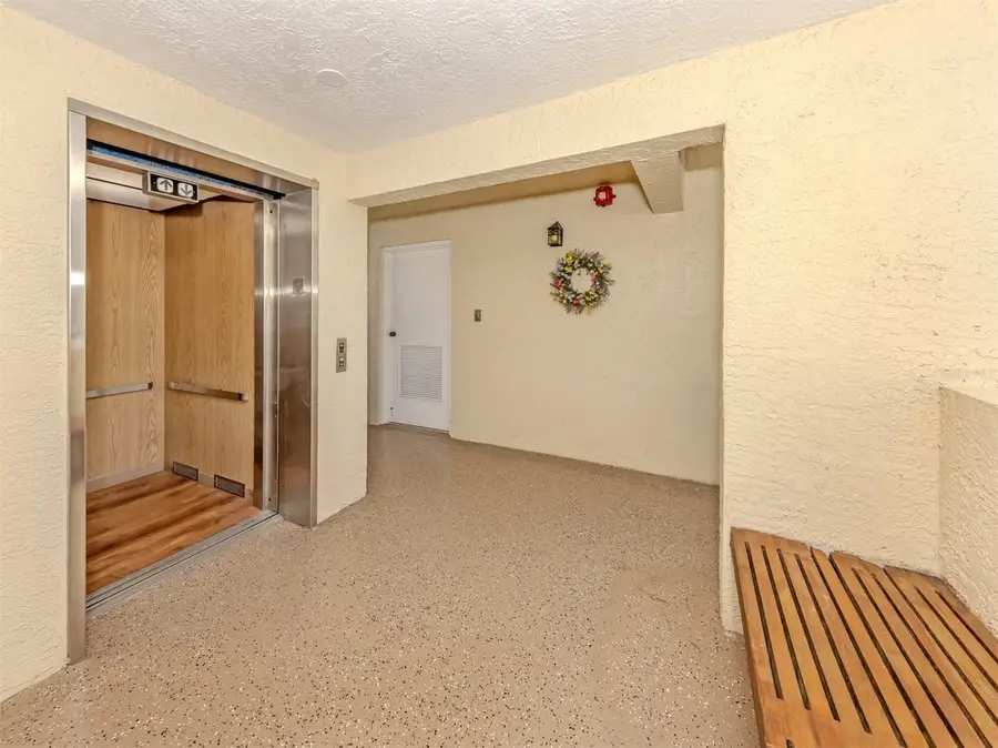 925 Wexford Blvd Boulevard, Venice, FL 34293 - #3