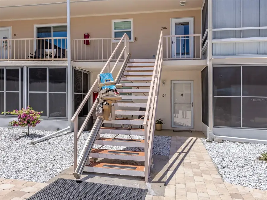 537 Manatee Ct #204, Venice, FL 34285 - #3