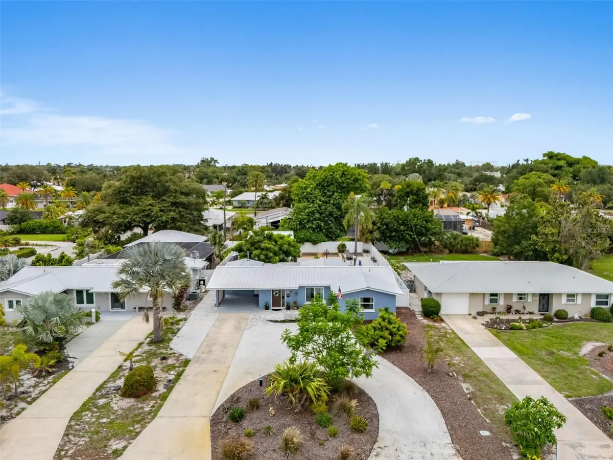 242 Piazza Di Luna, Venice, FL 34285 - #1