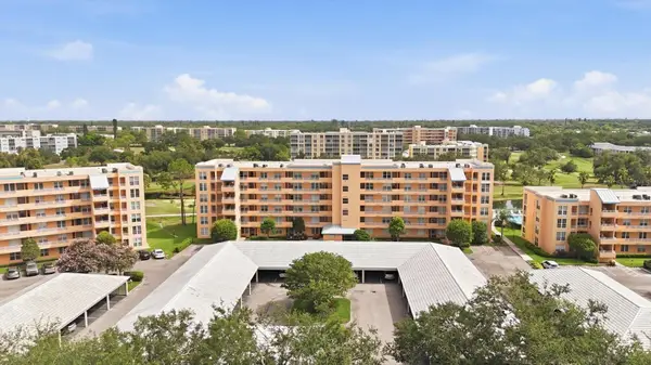 4550 Pinebrook Circle #403, BRADENTON, FL 34209