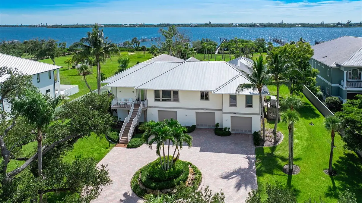 1115 Bayshore Drive, Englewood, FL 34223 - #1
