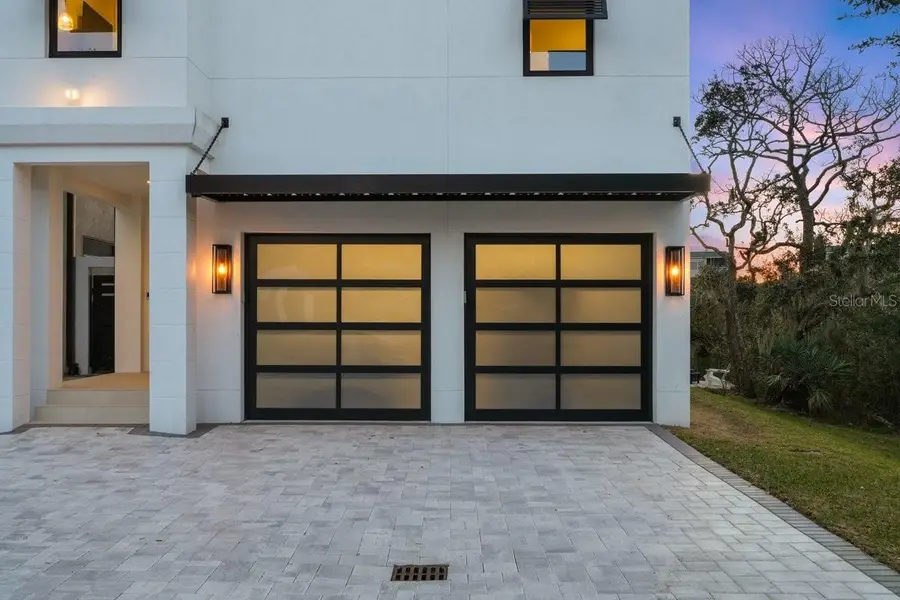 552 S Peninsula Avenue, New Smyrna Beach, FL 32169 - #2