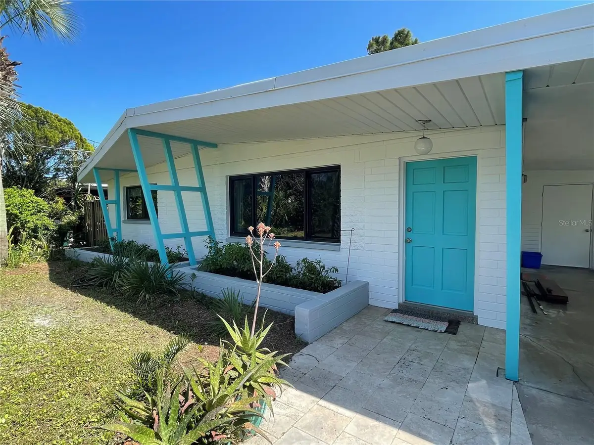 911 E 2nd Avenue, New Smyrna Beach, FL 32169 - #1