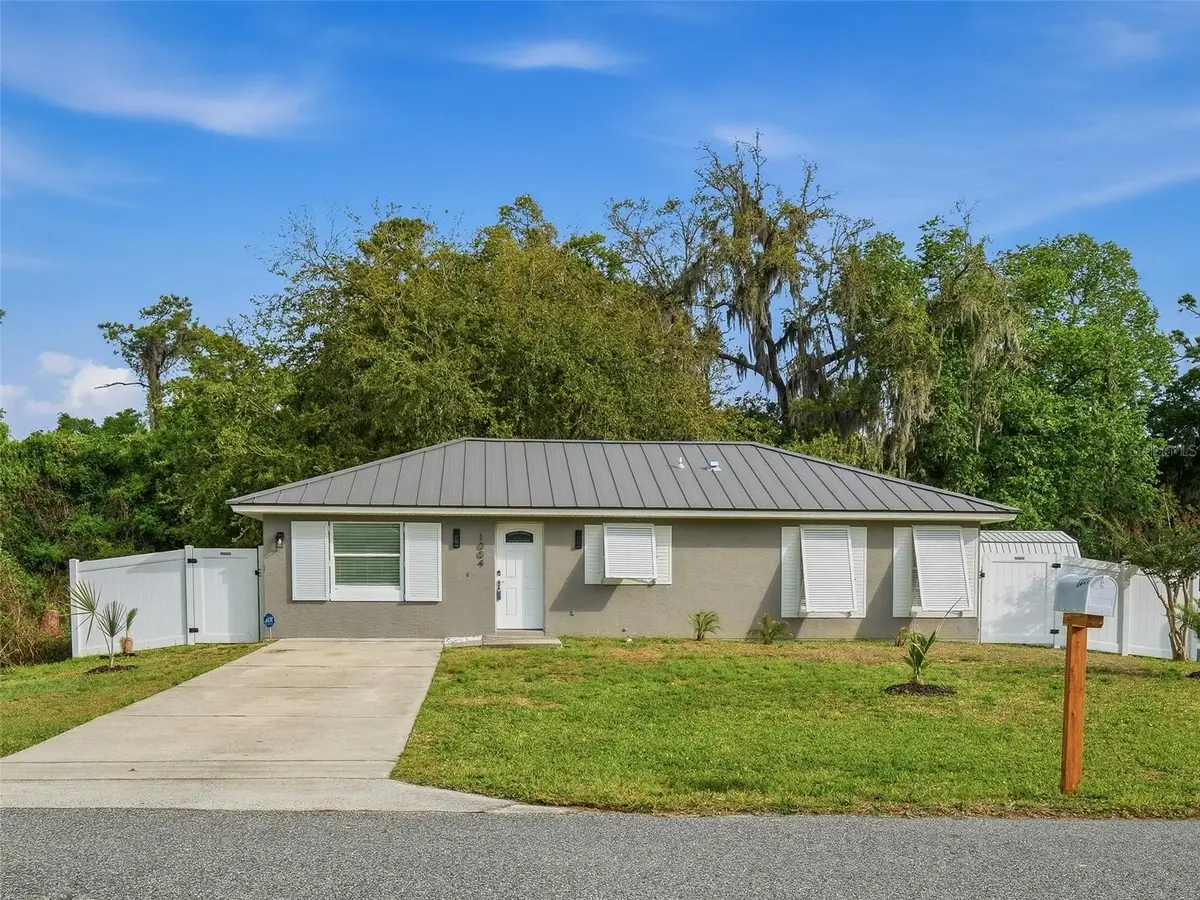 1004 W 7th Street, New Smyrna Beach, FL 32168 - #1