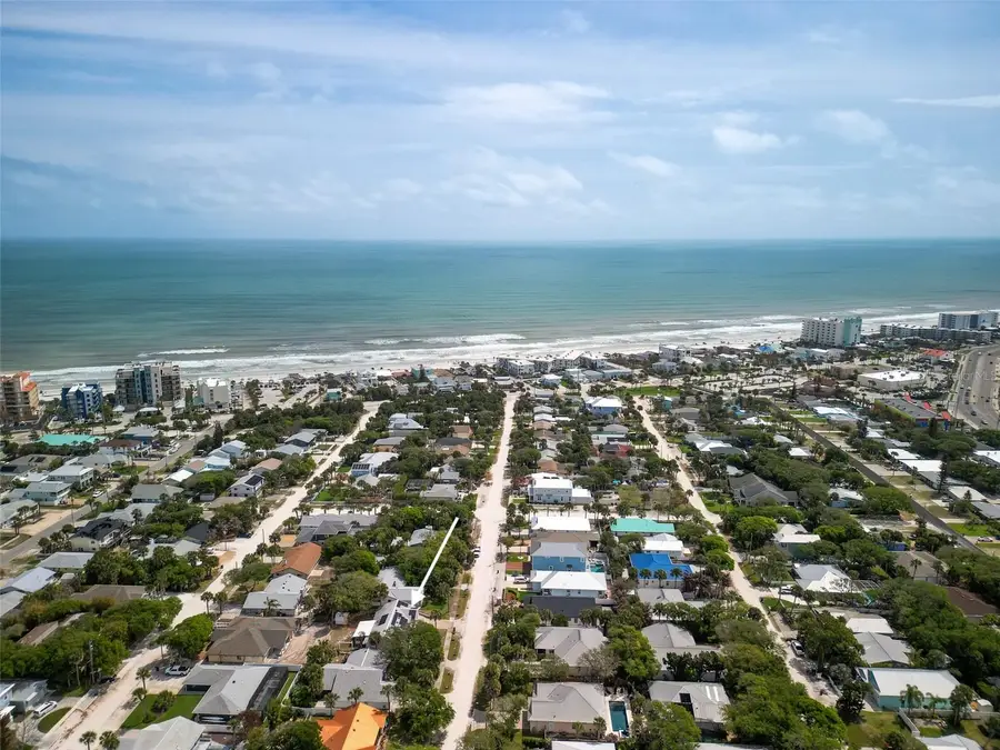 808 E 1st Avenue, New Smyrna Beach, FL 32169 - #3