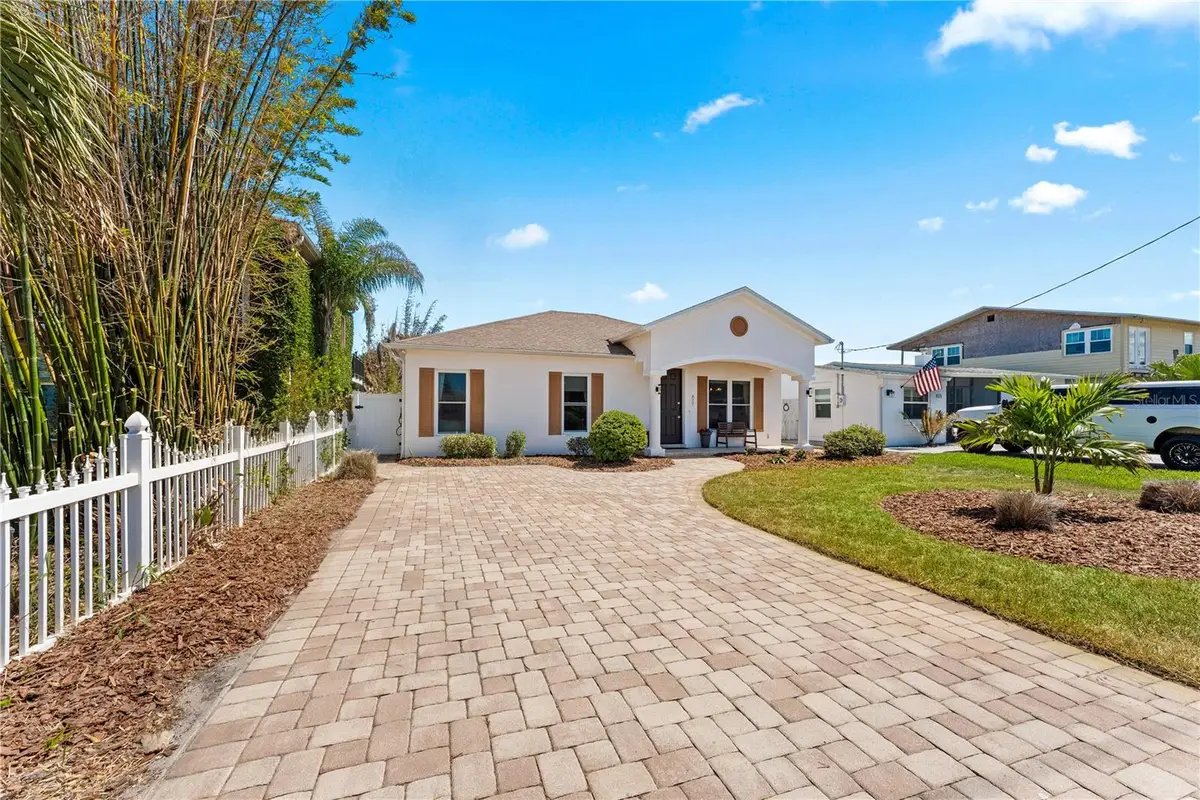 827 E 26th Avenue, New Smyrna Beach, FL 32169 - #1