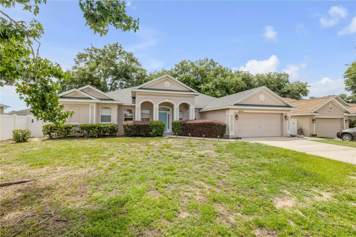 36624 Grand Island Oaks Circle, Grand Island, FL 32735 - #1