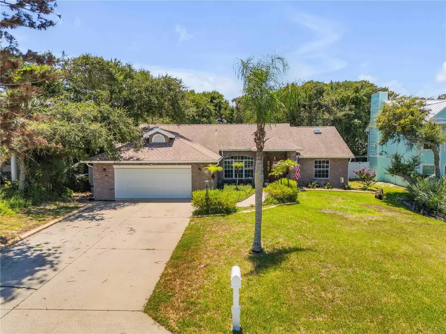 815 E 7th Avenue, New Smyrna Beach, FL 32169 - #2