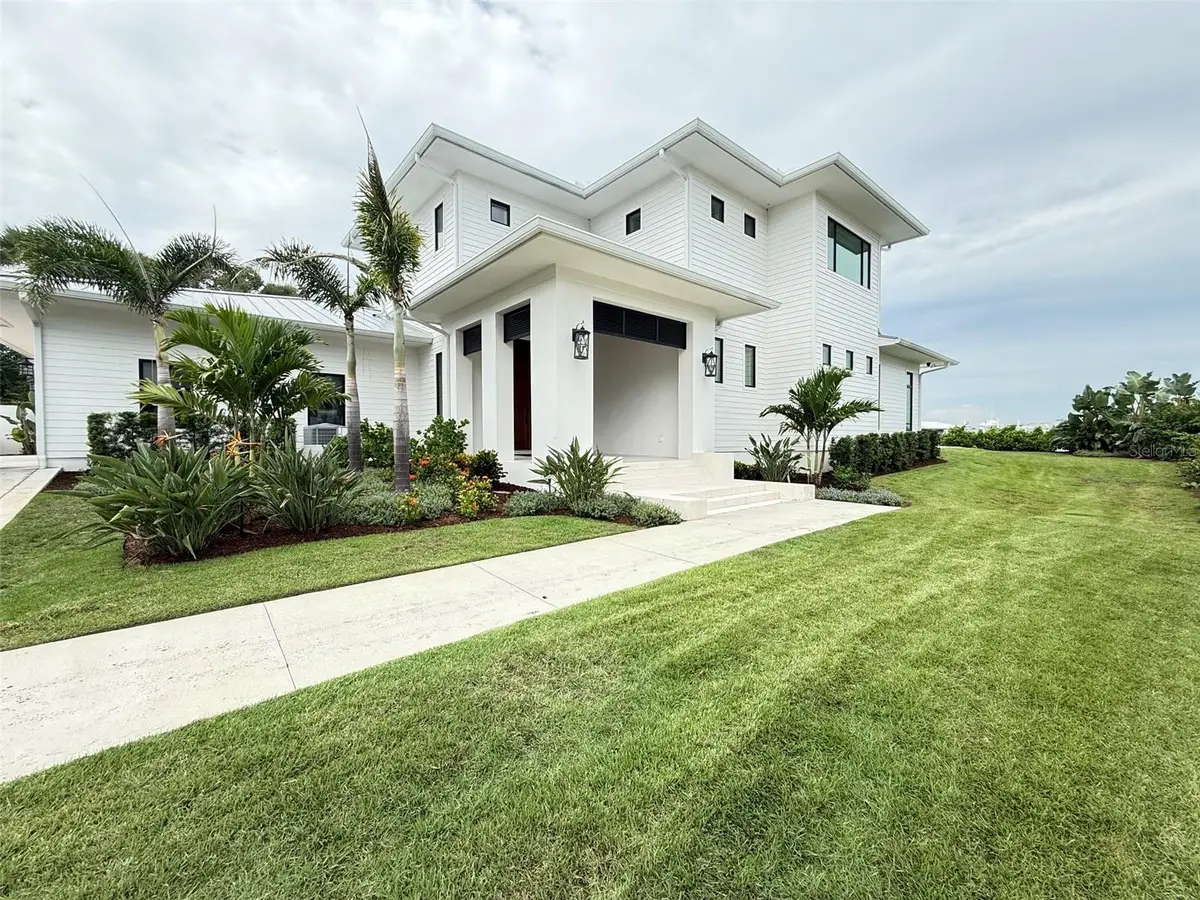 101 Due East Street, New Smyrna Beach, FL 32169 - #1