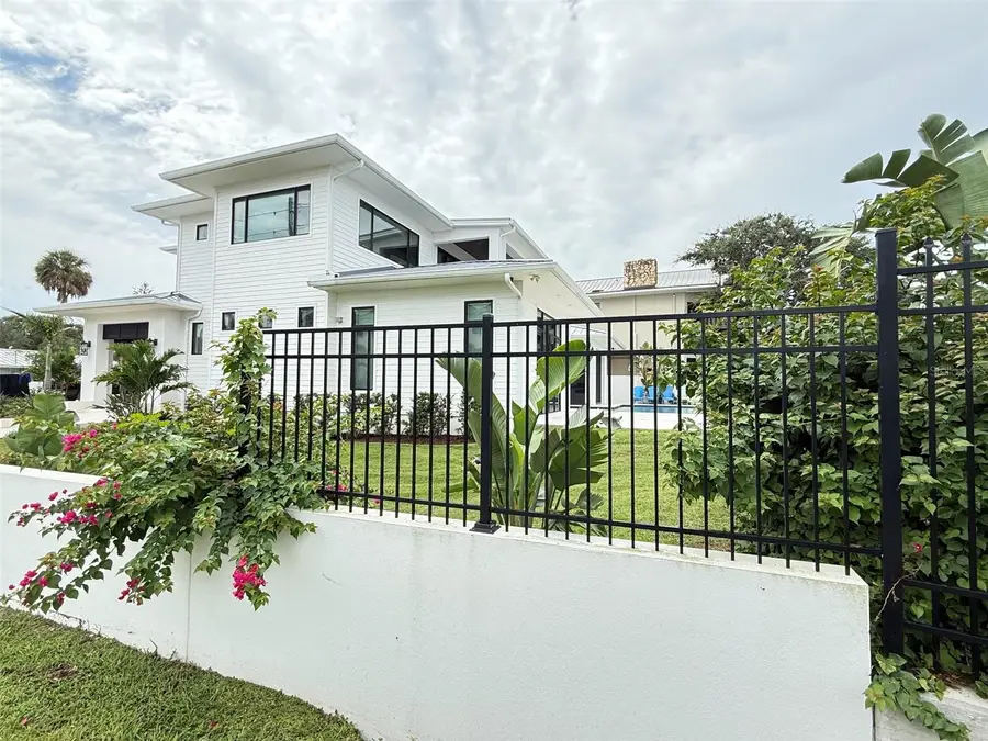101 Due East Street, New Smyrna Beach, FL 32169 - #3