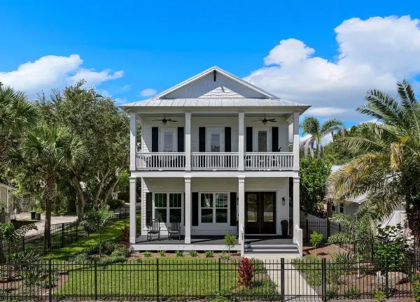 200 N Peninsula Avenue, NEW SMYRNA BEACH, FL 32169