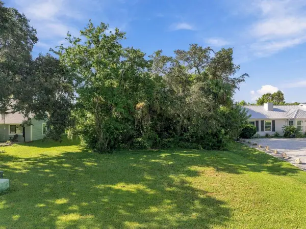 1236 Wayne Avenue, NEW SMYRNA BEACH, FL 32168
