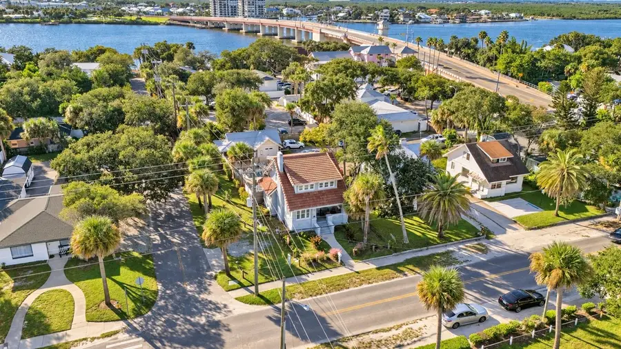 110 S Peninsula Avenue, New Smyrna Beach, FL 32169 - #2