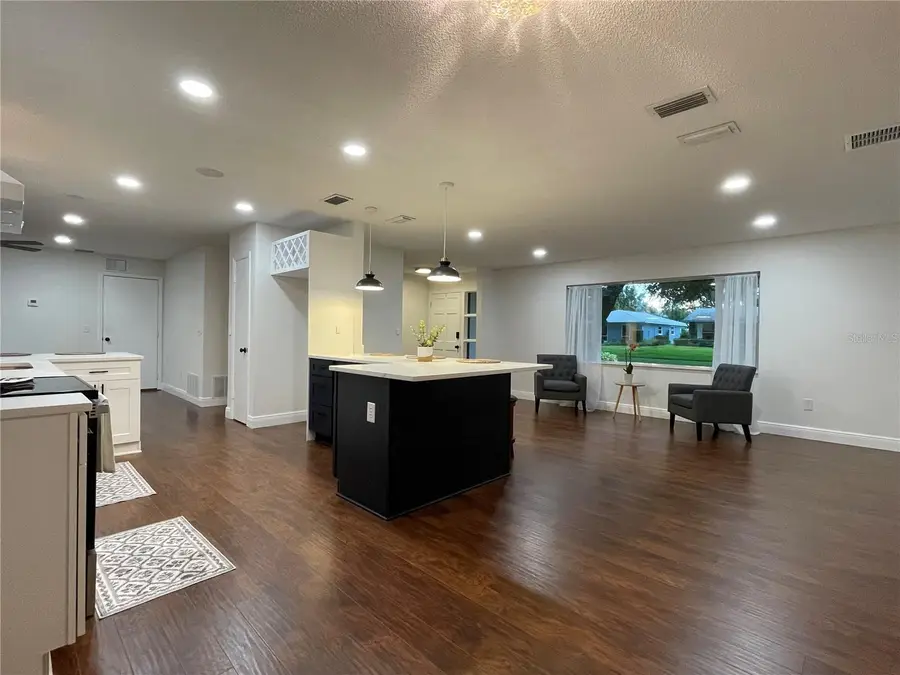 2900 Lake Arnold Place, Orlando, FL 32806 - Image #3