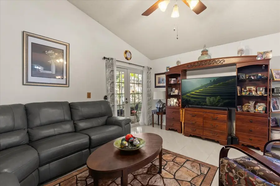 806 Grenadier Drive, Orlando, FL 32807 - Image #3