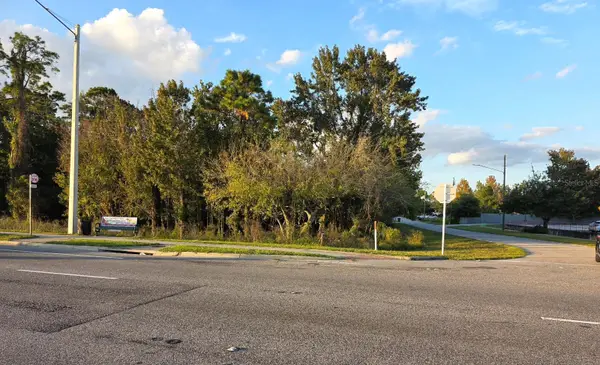 10921 E Colonial Drive, ORLANDO, FL 32817