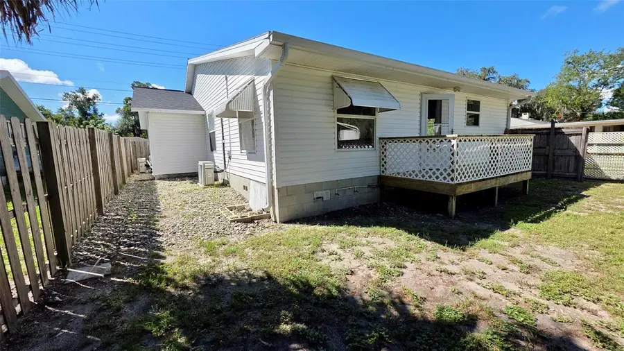 811 W Wisconsin Avenue, Deland, FL 32720 - Image #3