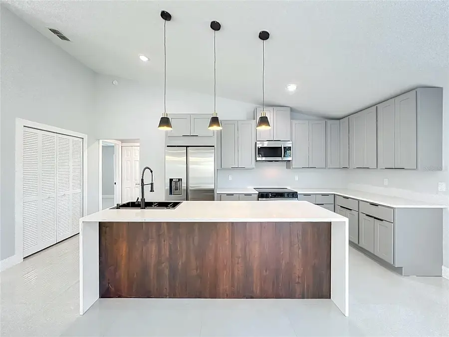 1911 Academy Street Ne, Palm Bay, FL 32905 - Image #2