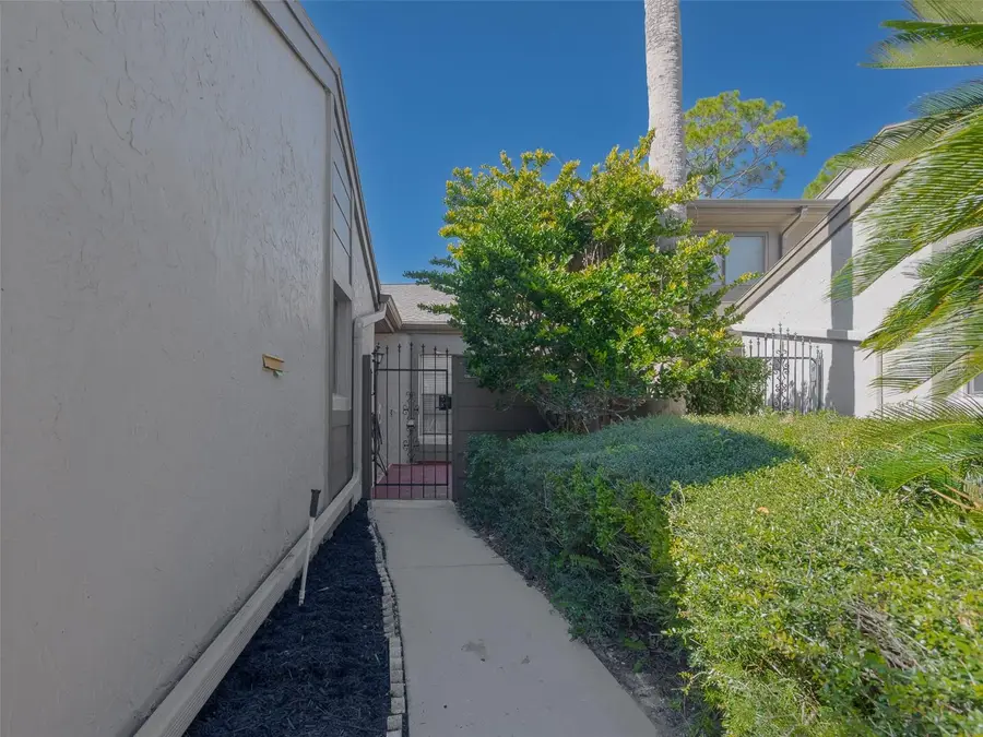 471 Meadowood Boulevard, Fern Park, FL 32730 - Image #2