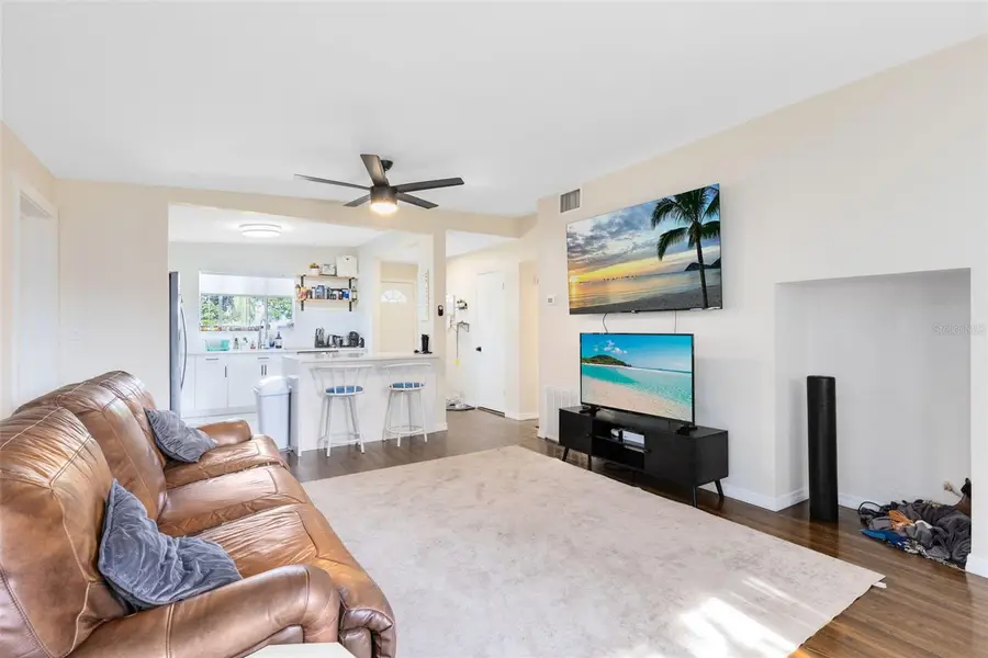 424 Manhattan Avenue, Daytona Beach, FL 32118 - Image #2