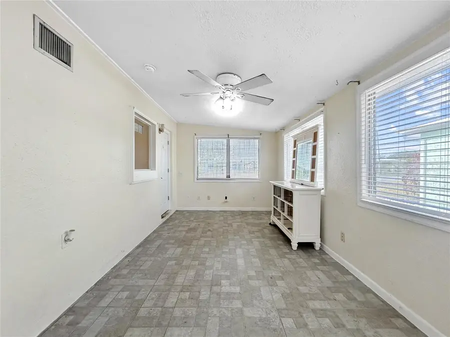 404 Dunn Drive Ne, Port Charlotte, FL 33952 - Image #3