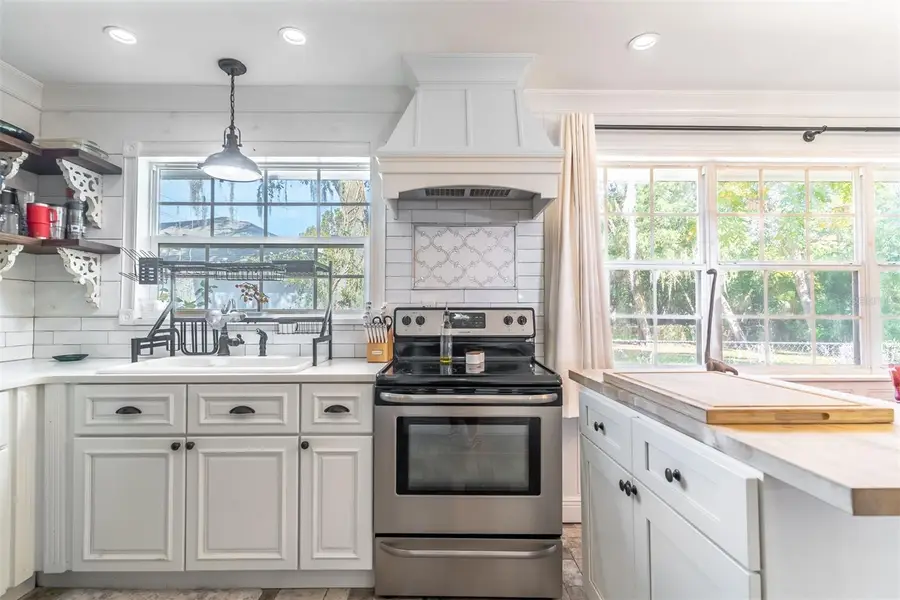 1237 W Voorhis Avenue, Deland, FL 32720 - Image #2