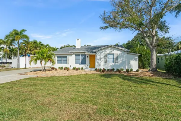 107 4th Street, BELLEAIR BEACH, FL 33786