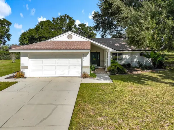 36528 Eagle Drive, GRAND ISLAND, FL 32735