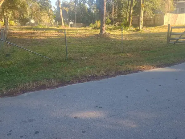 27847 Veva Avenue, PAISLEY, FL 32767