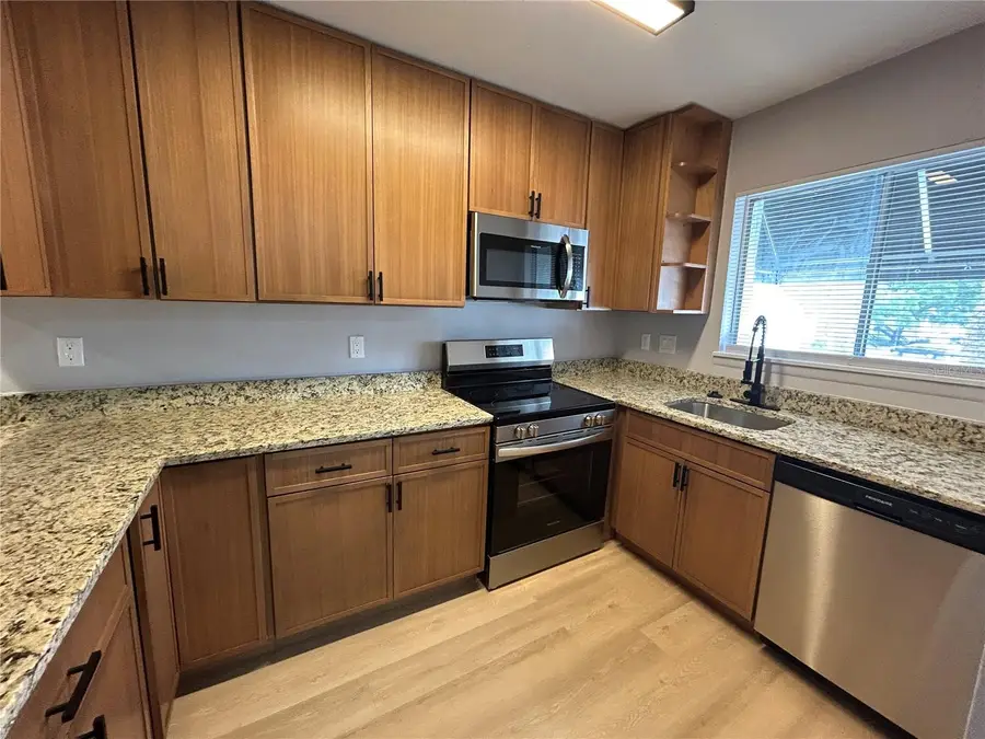 4203 S Semoran Boulevard #6, Orlando, FL 32822 - Image #3