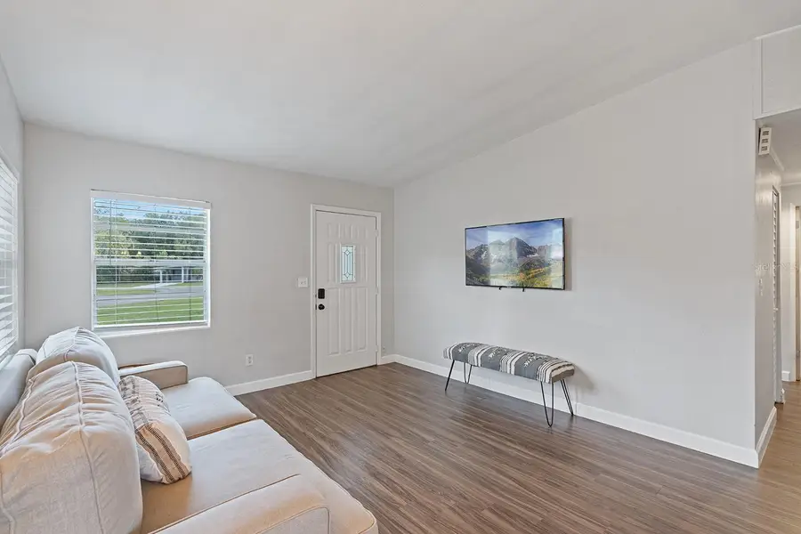 471 E 3rd Street, Chuluota, FL 32766 - Image #3