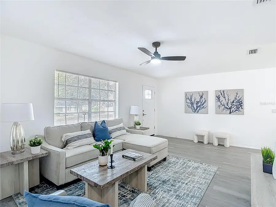 10017 N Hartts Drive, Tampa, FL 33617 - Image #2