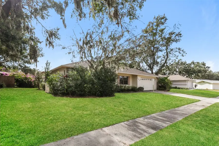 1303 Sandalwood Drive, Plant City, FL 33563 - Image #2