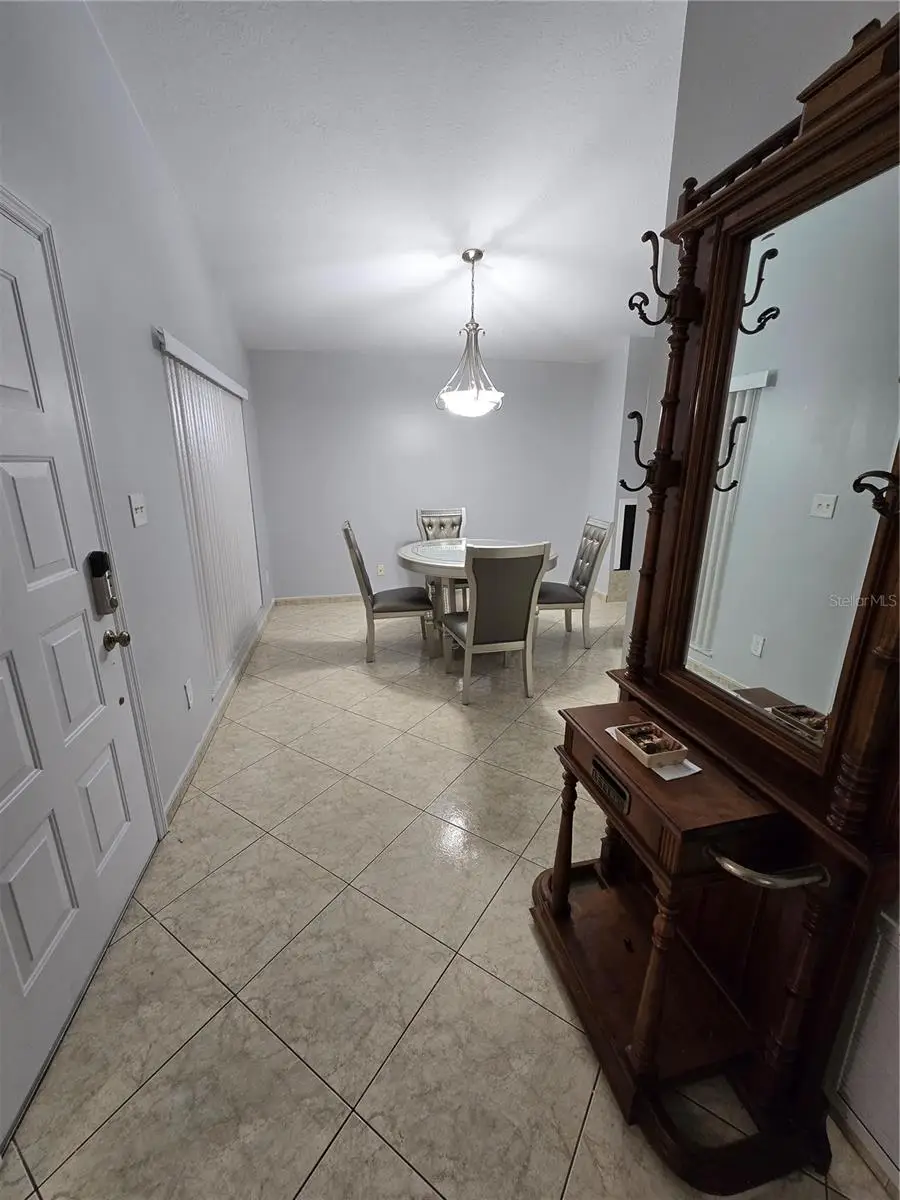 927 Grand Cayman Court, Orlando, FL 32835 - Image #3