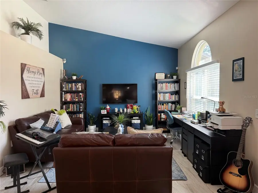 4528 River Close Boulevard, Valrico, FL 33596 - Image #2