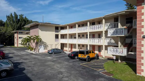 4770 NW 10th Court #106, PLANTATION, FL 33313