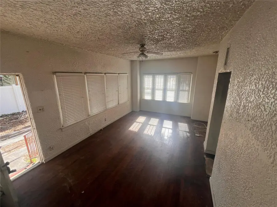 19 W Pendleton Avenue, Eustis, FL 32726 - Image #2