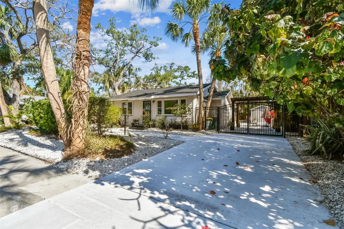 913 Tennessee Lane, Sarasota, FL 34234 - Image #1