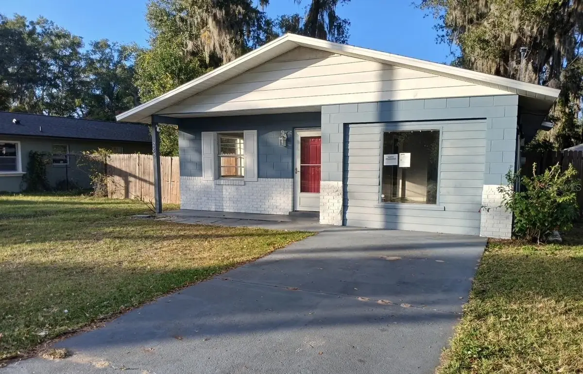 285 E Lake Street, Umatilla, FL 32784 - Image #1