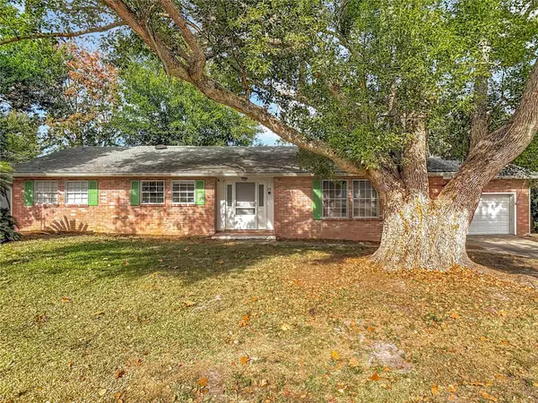 28 Jasmine Drive, DEBARY, FL 32713