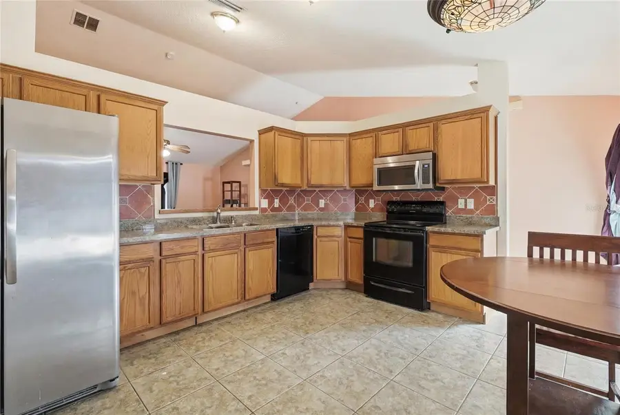 502 S Dixie Drive, Howey In The Hills, FL 34737 - Image #3