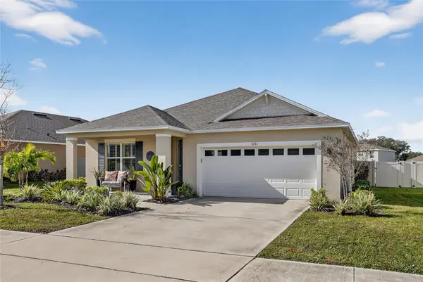 5211 Mahogany Drive, MOUNT DORA, FL 32757