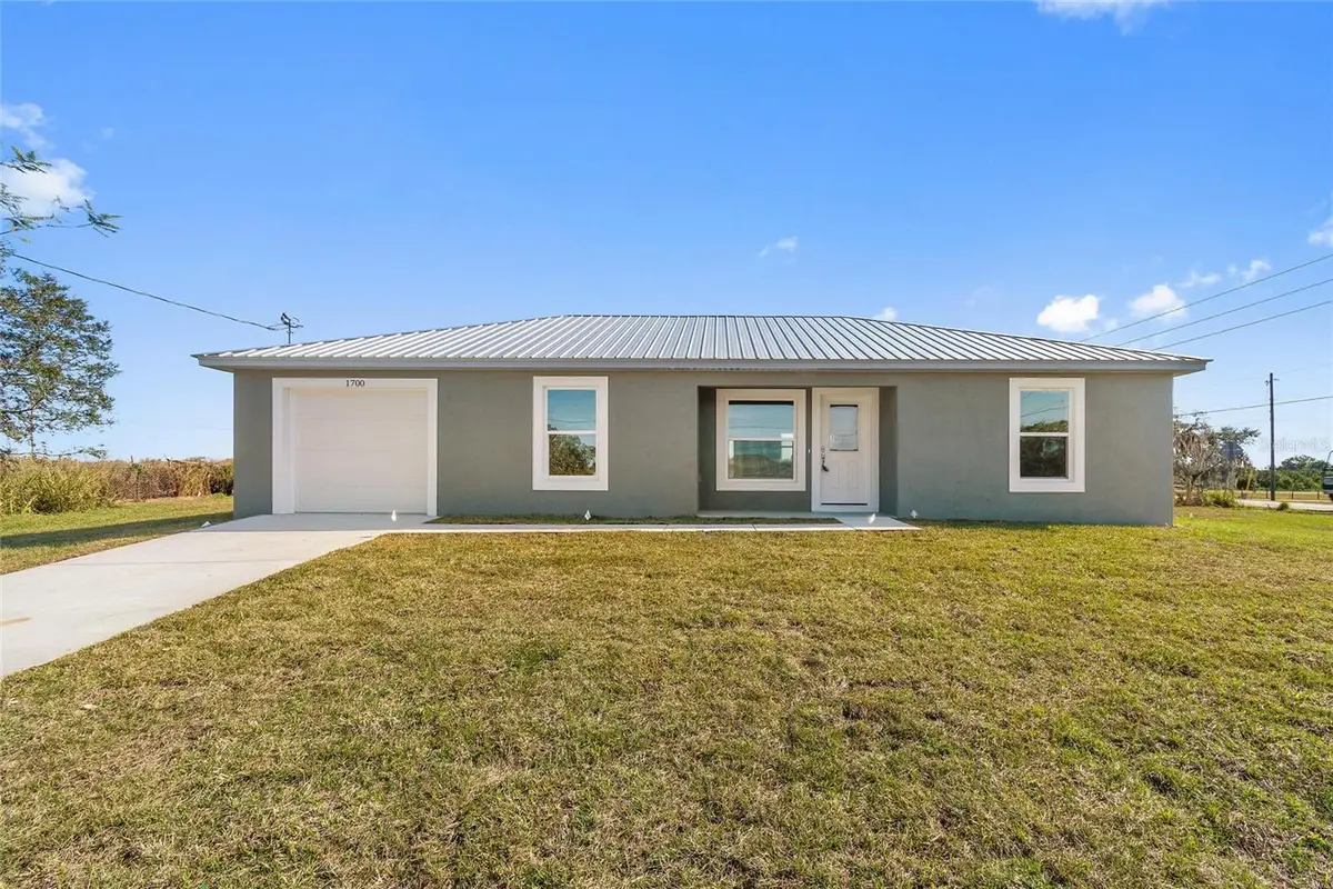 1700 N Lake Pioneer Drive, Avon Park, FL 33825 - #1