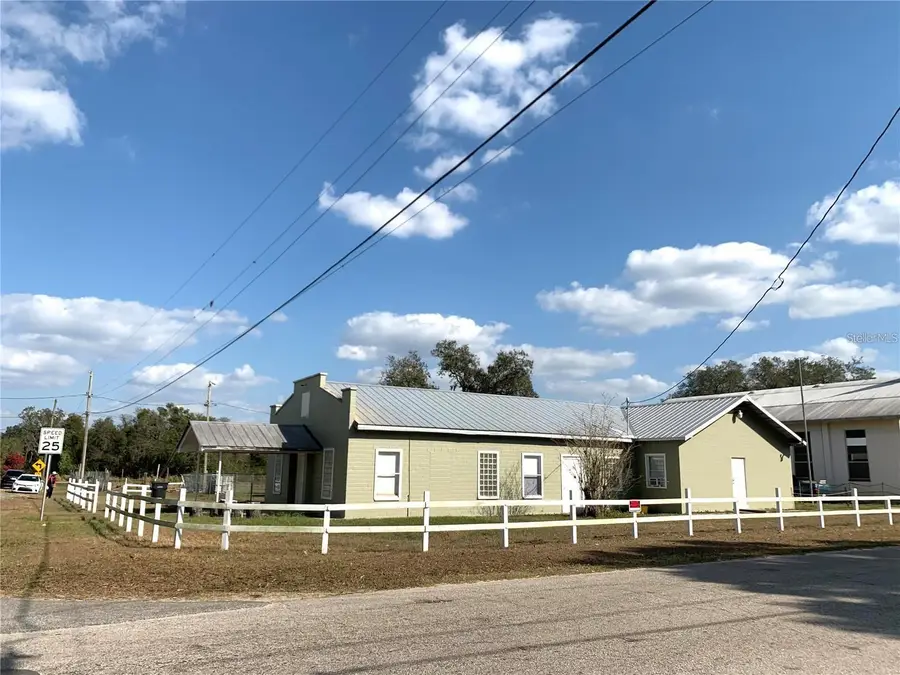 100 John Street, Frostproof, FL 33843 - #3